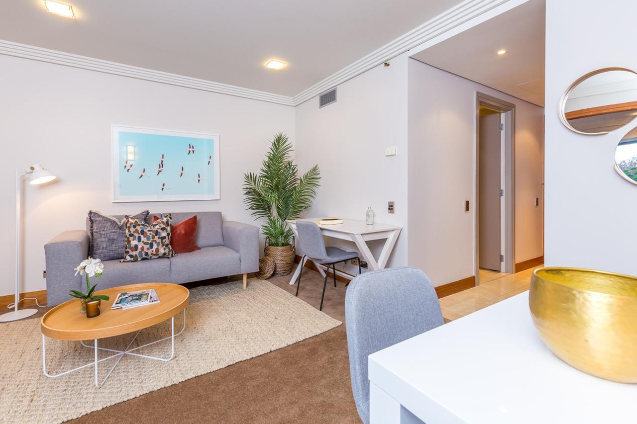 Stylish Central City Apartment With Pool And Gym Оукланд Екстериор снимка